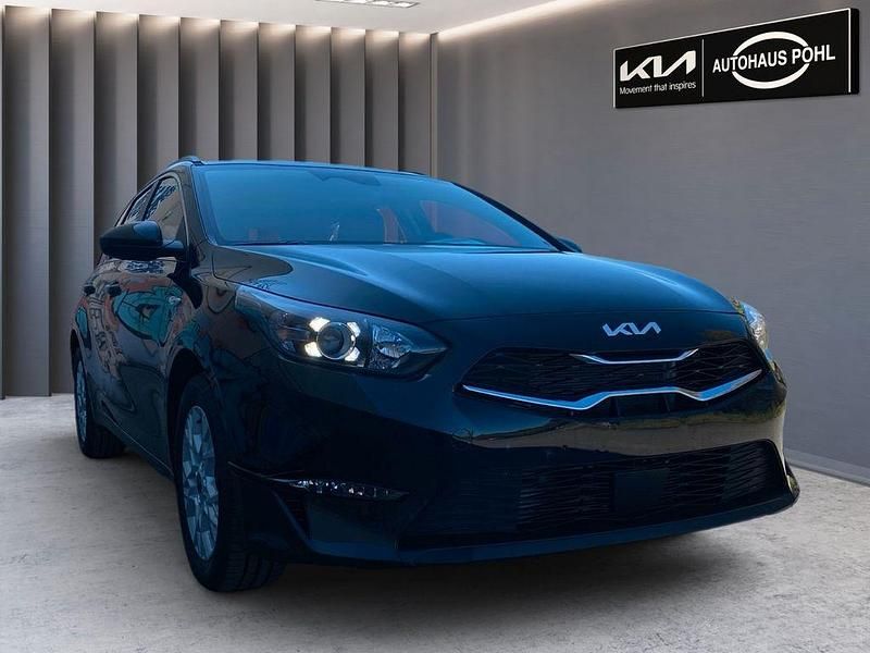 Schwarz Neu 2025 Kia Ceed Sportswagon Kombi | 27.425 € (Fairer Preis) - Bild 1/4