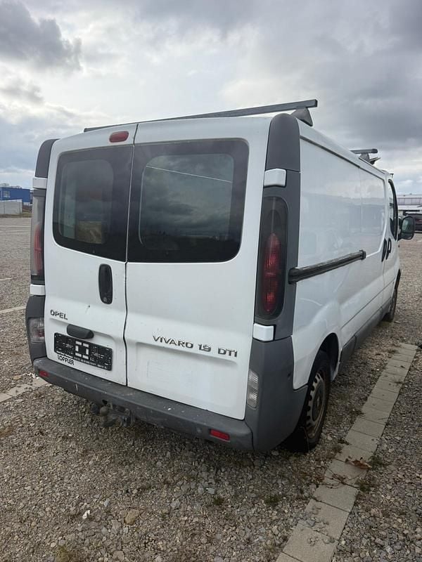 Gebraucht Opel Vivaro 100 PS (73 kW) 2002 Weiß Van / Kleinbus
