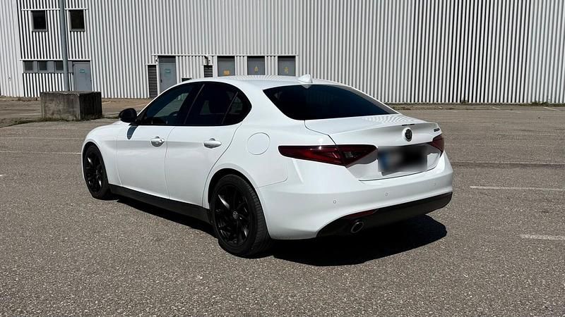 Gebraucht Alfa Romeo Giulia Super 150 PS (110 kW) 2017 Weiß Limousine