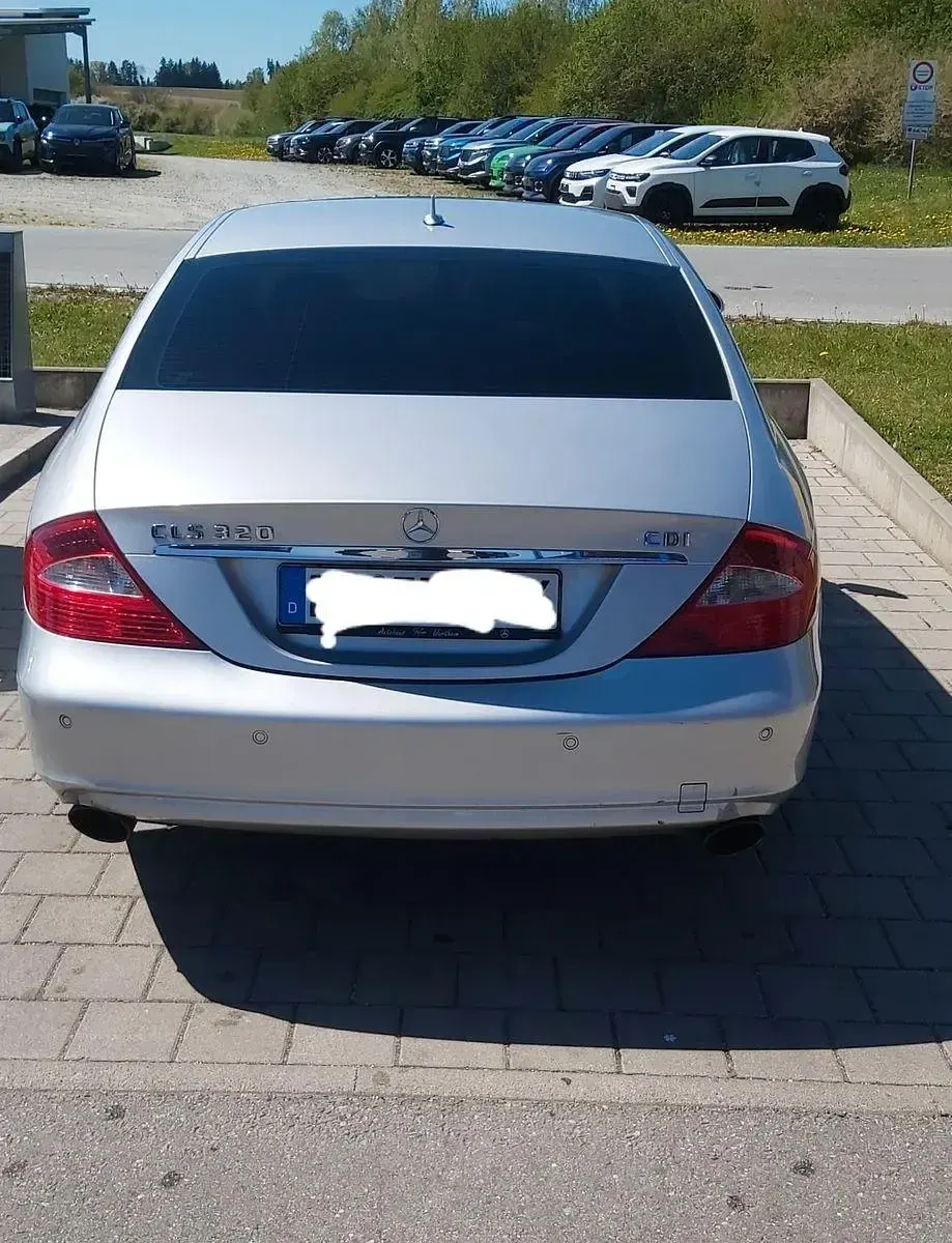 Gebraucht Mercedes CLS320 224 PS (164 kW) 2007 Silber Coupé