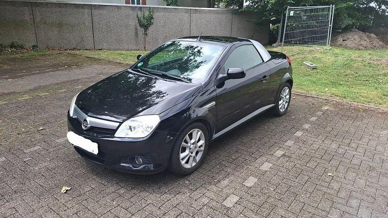 Schwarz Gebraucht 2006 Opel Tigra Edition Cabrio | 1.990 € (Fairer Preis) - Bild 1/4