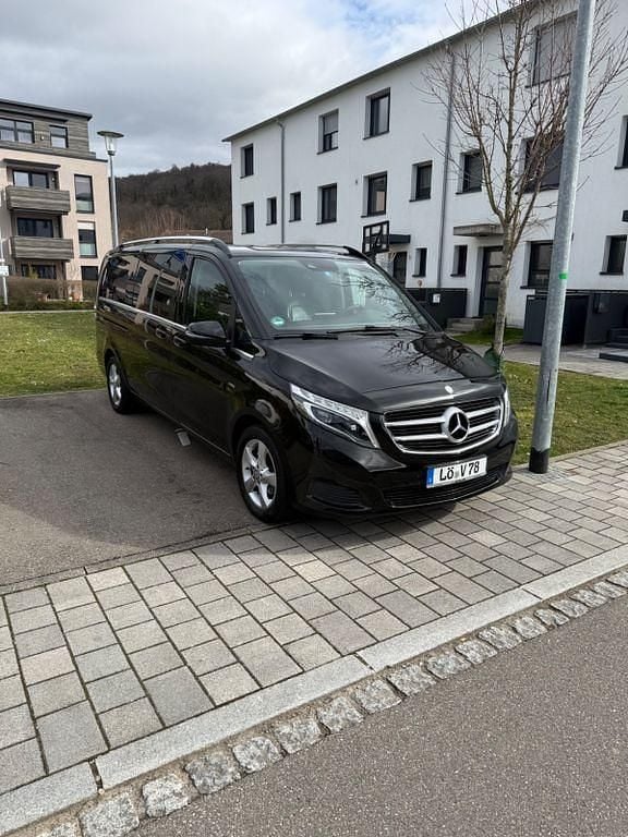 Gebraucht Mercedes V220 Avantgarde Edition 163 PS (119 kW) 2016 Schwarz Van / Kleinbus