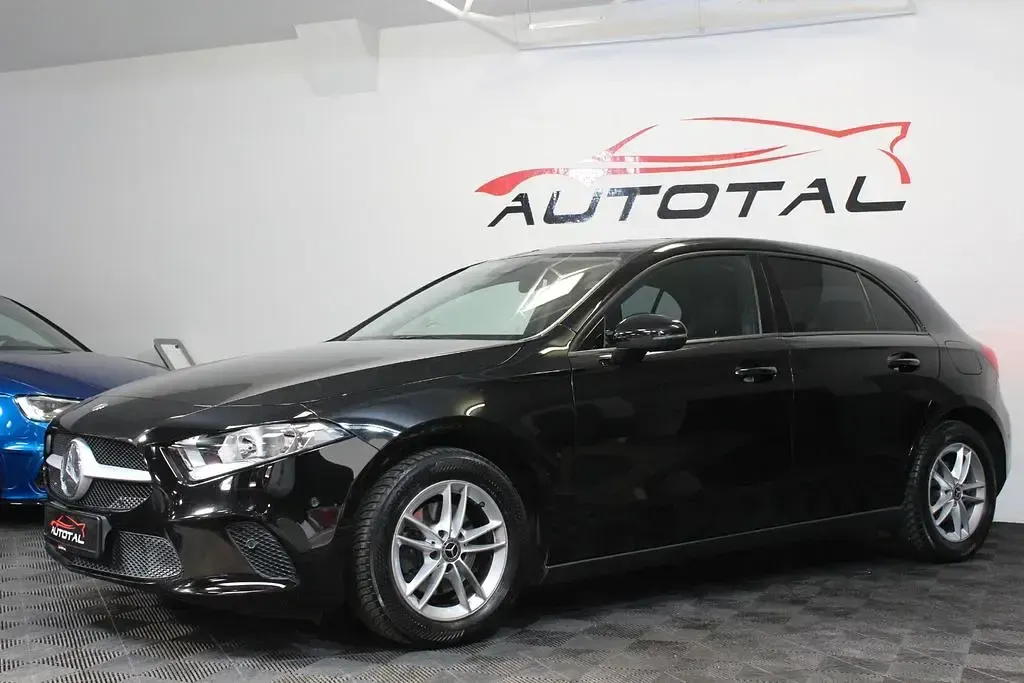 Gebraucht Mercedes A180 136 PS (100 kW) 2018 Schwarz Limousine