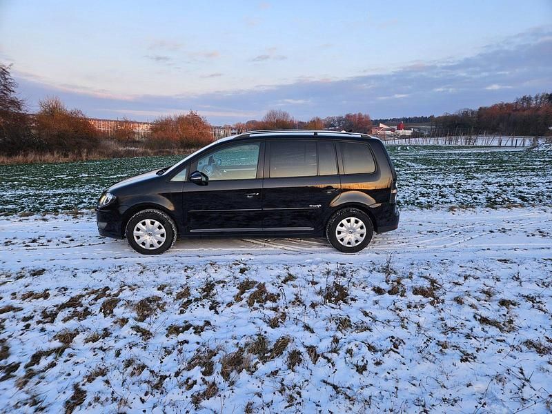 Schwarz Gebraucht 2010 VW Touran Freestyle Van / Kleinbus | 4.500 € (Fairer Preis) - Bild 1/4