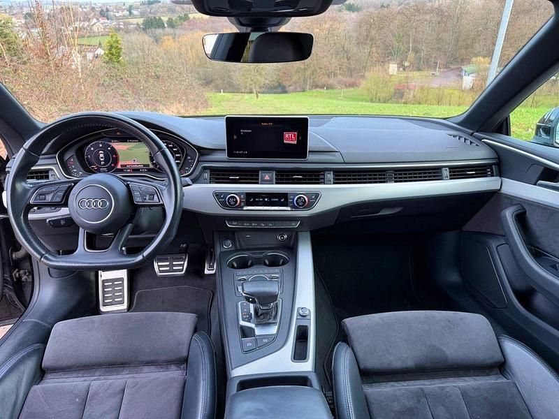 Gebraucht Audi A5 Ambiente 190 PS (139 kW) 2018 Schwarz Coupé