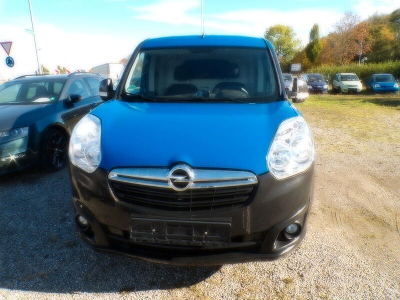 Gebraucht Opel Combo Edition 95 PS (69 kW) 2018 Royalblau h: u2/f:atlantikblau Van / Kleinbus