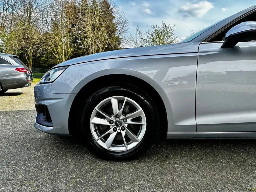 Gebraucht Audi A4 Sport 150 PS (110 kW) 2021 Silber Limousine