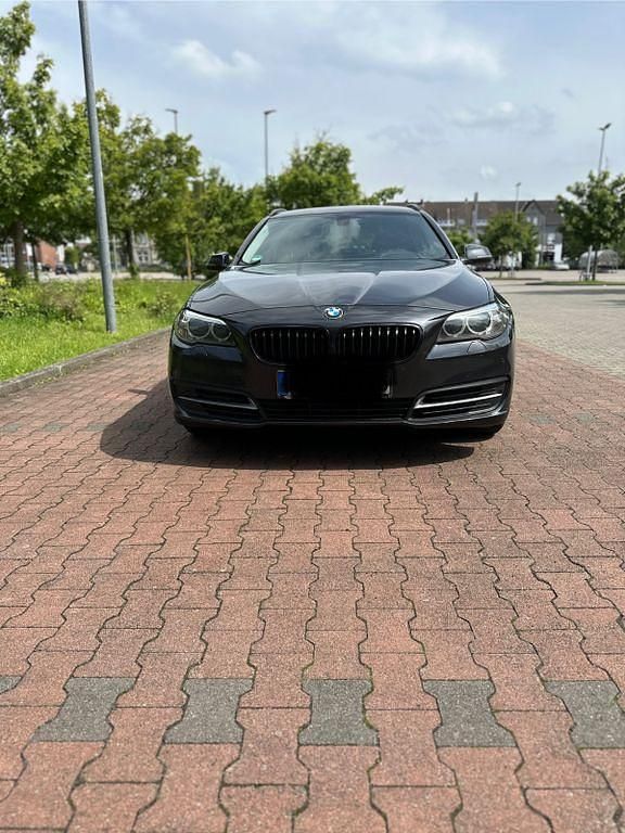 Grau Gebraucht 2015 BMW 530 Kombi | 10.550 € (Guter Preis) - Bild 1/4