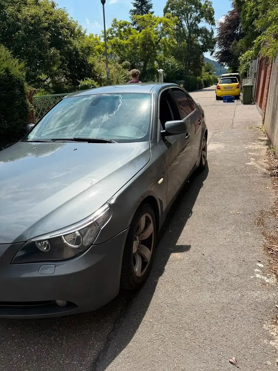 Gebraucht BMW 520 170 PS (125 kW) 2005 Grau Limousine