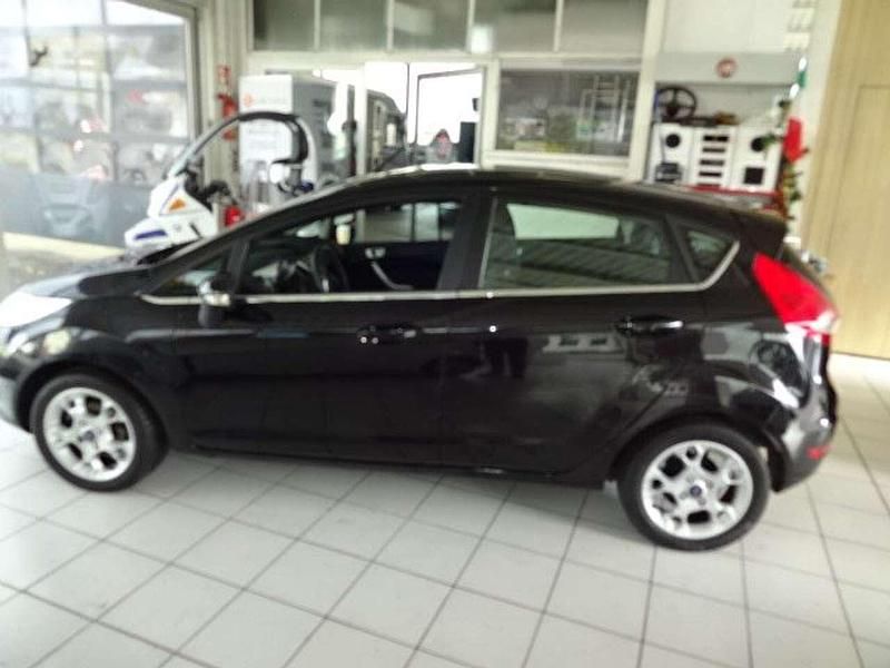 Gebraucht Ford Fiesta Titanium 82 PS (60 kW) 2012 Schwarz Kleinwagen