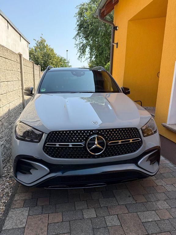 Grau Gebraucht 2023 Mercedes 350 SUV | 84.500 € - Bild 1/4