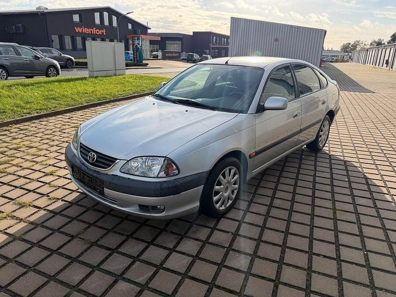 Silber Gebraucht 2001 Toyota Avensis Limousine | 2.450 € (Guter Preis) - Bild 1/4