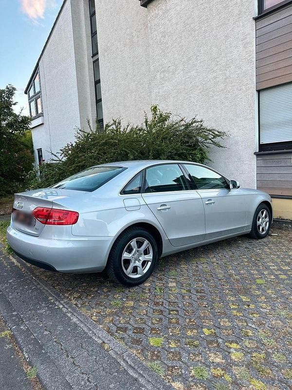 Gebraucht Audi A4 Attraction 160 PS (117 kW) 2010 Silber Limousine