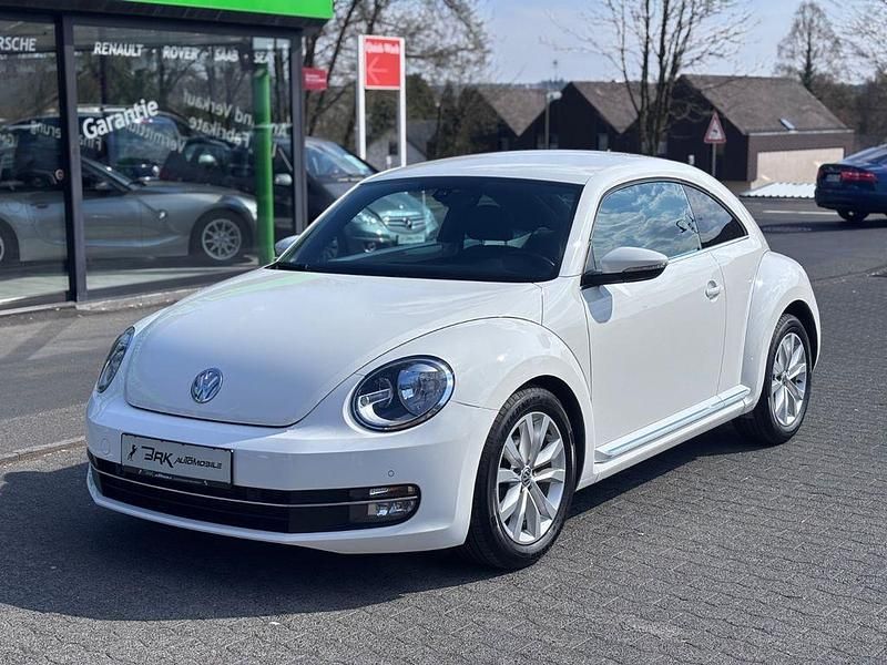 Gebraucht VW Beetle Design 105 PS (77 kW) 2012 Weiß Kleinwagen
