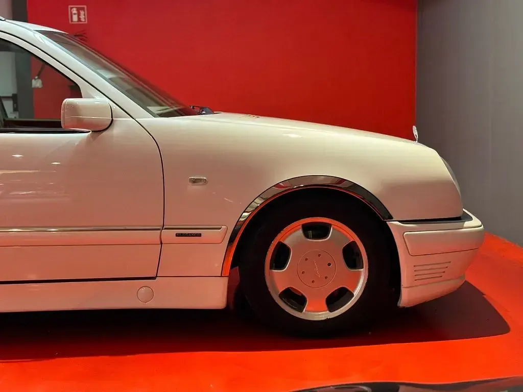 Gebraucht Mercedes E320 224 PS (164 kW) 1997 Weiß Limousine