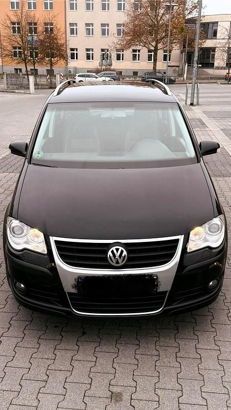 Schwarz Gebraucht 2007 VW Touran Cross Van / Kleinbus | 4.550 € (Etwas zu teuer) - Bild 1/4