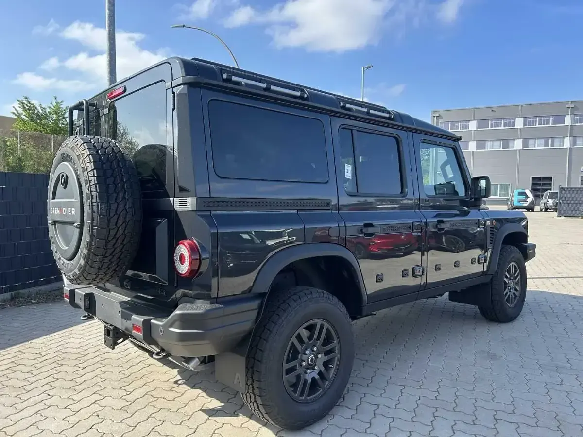 Neu Ineos Grenadier 249 PS (183 kW) 2026 Weiß Limousine