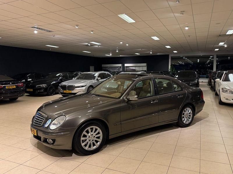 Gebraucht Mercedes E320 224 PS (164 kW) 2007 Grau Limousine