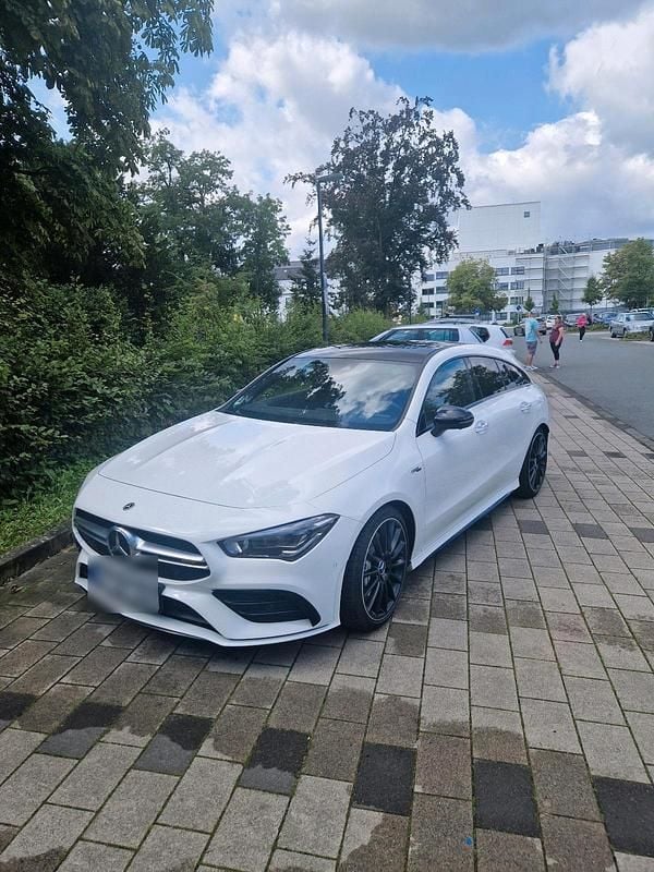 Weiß Gebraucht 2021 Mercedes CLA35 AMG AMG Kombi | 37.500 € (Fairer Preis) - Bild 1/4