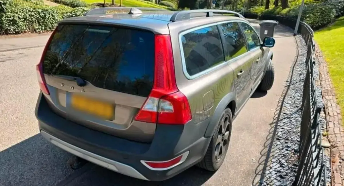 Gebraucht Volvo XC70 175 PS (128 kW) 2010 Gold Kombi