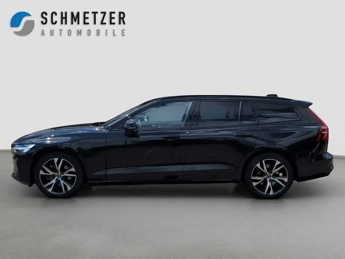 Gebraucht Volvo V60 Plus 197 PS (144 kW) 2025 Onyx black Kombi