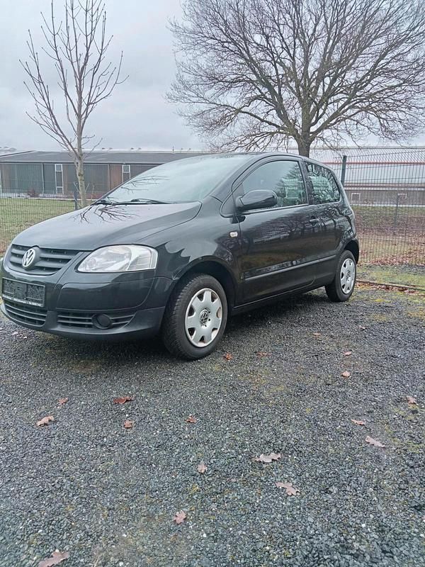 Gebraucht VW Fox 54 PS (39 kW) 2005 Schwarz Kleinwagen