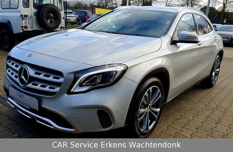 Gebraucht Mercedes GLA180 122 PS (89 kW) 2017 Silber SUV