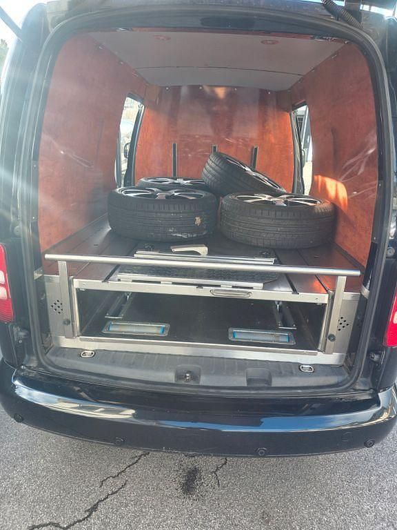 Gebraucht VW Caddy 140 PS (102 kW) 2010 Schwarz Van / Kleinbus