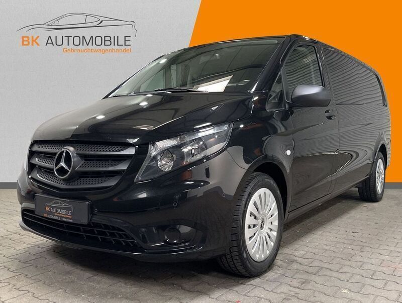 Schwarz Gebraucht 2020 Mercedes Vito Van / Kleinbus | 28.900 € (Teuer) - Bild 1/4