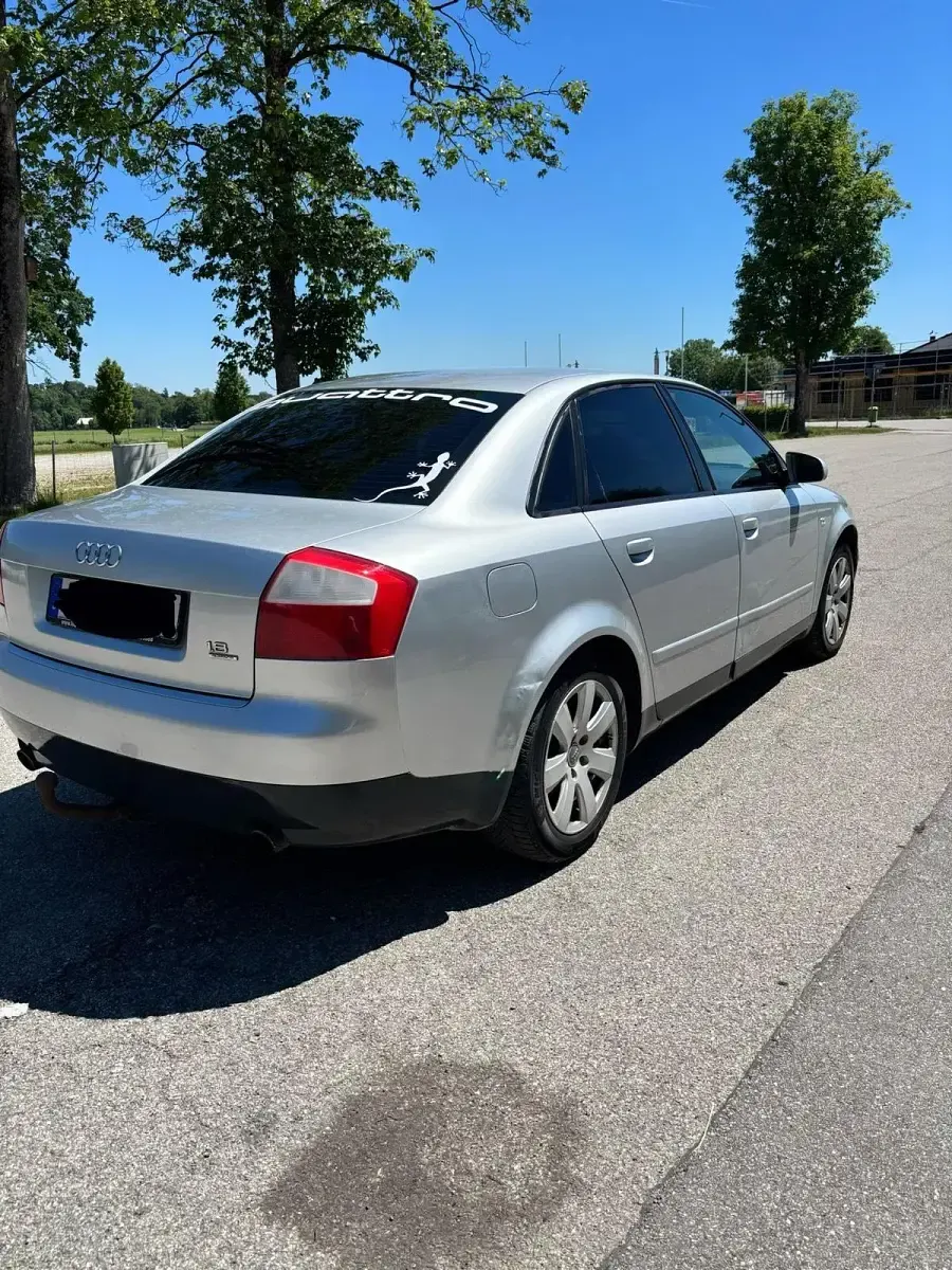Używany Audi A4 150 KM (110 kW) 2001 Szary Sedan/Limuzyna