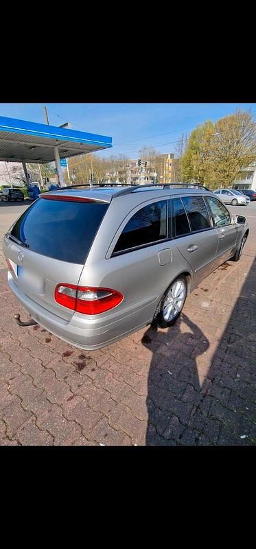 Gebraucht Mercedes E220 170 PS (125 kW) 2007 Grau Kombi