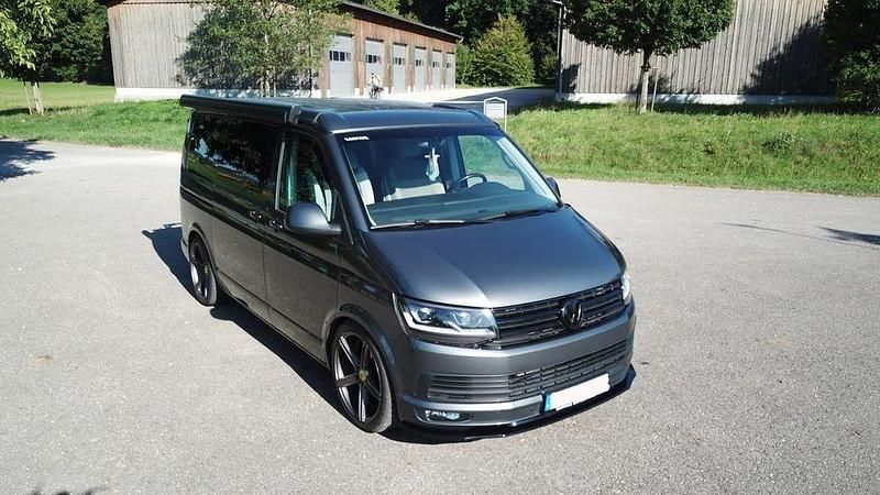 Grau Gebraucht 2017 VW T6 California Van | 49.800 € - Bild 1/4