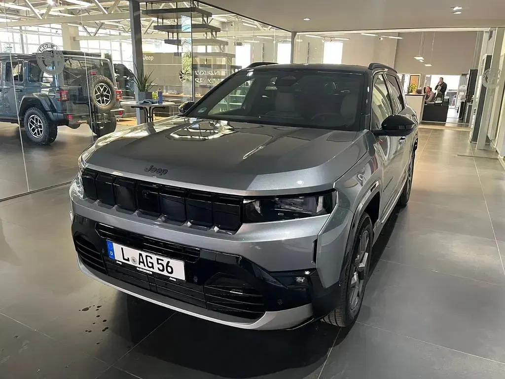 Gebraucht Jeep Compass 145 PS (106 kW) 2026 Grau SUV