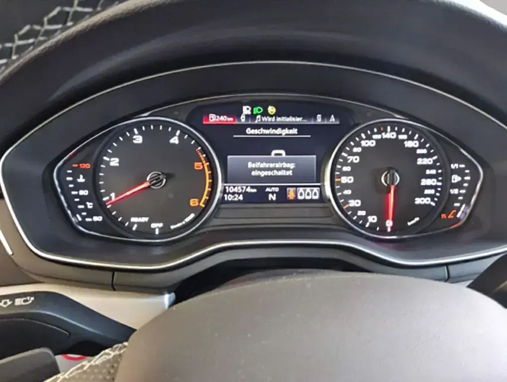 Gebraucht Audi A4 S-Line 204 PS (150 kW) 2023 Mythosschwarz metallic Kombi