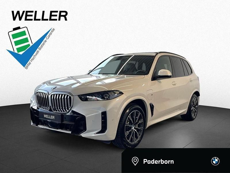 Mineralweiß (weiß) Gebraucht 2025 BMW X5 M Sport SUV | 90.450 € - Bild 1/4