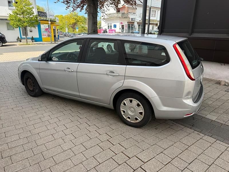 Usata Ford Focus 116 CV (85 kW) 2010 Argento Station wagon