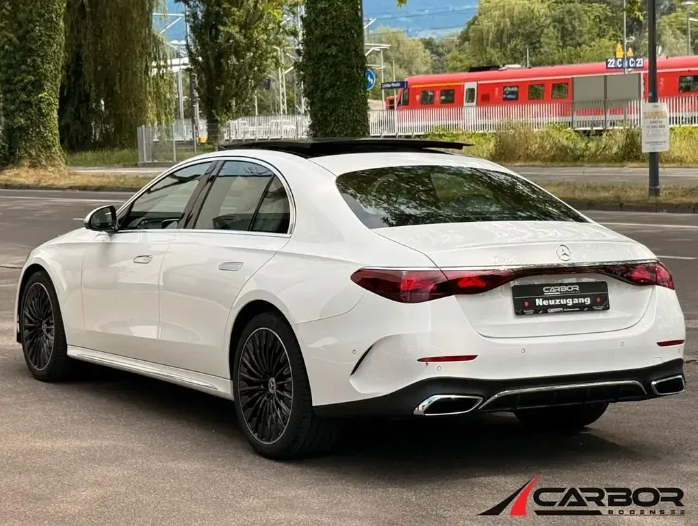 Neu Mercedes E200 AMG 227 PS (166 kW) 2026 Weiß Limousine
