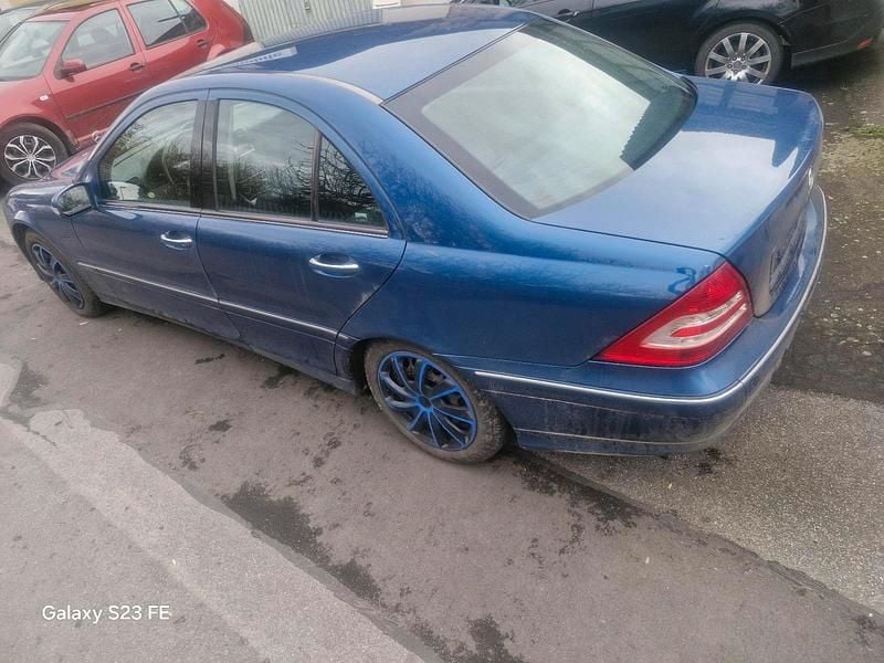 Gebraucht Mercedes C280 231 PS (169 kW) 2005 Blau Limousine