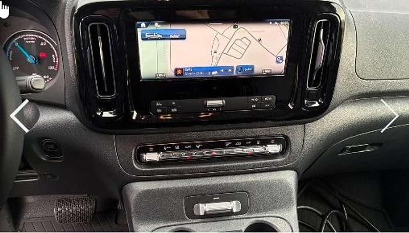 Gebraucht Mercedes e-Vito 85 kW (116 PS) 2024 Obsidianschwarz metallic Van / Kleinbus