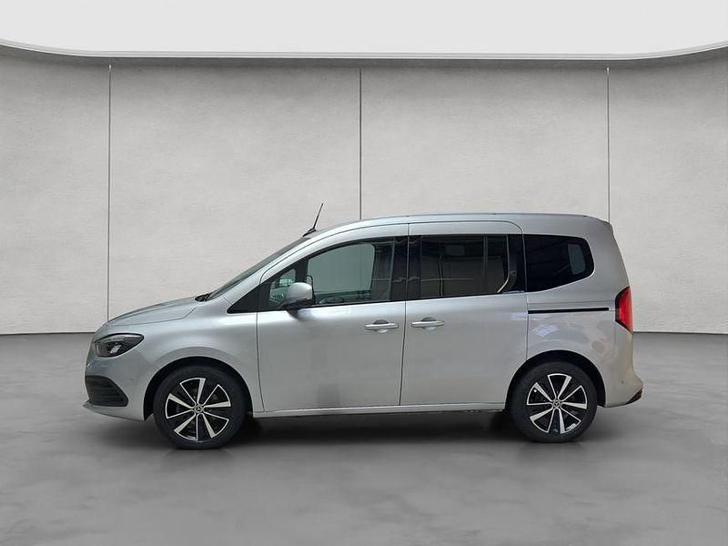 Gebraucht Mercedes T180 Edition 116 PS (85 kW) 2024 Silber Van / Kleinbus