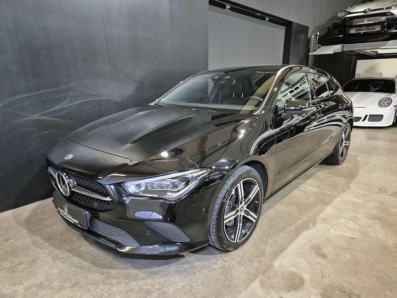 Schwarz Gebraucht 2022 Mercedes CLA200 Limousine | 21.990 € (Superpreis) - Bild 1/4