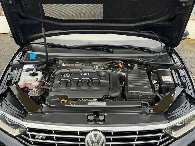 Gebraucht VW Passat Highline 239 PS (175 kW) 2015 Schwarz Kombi