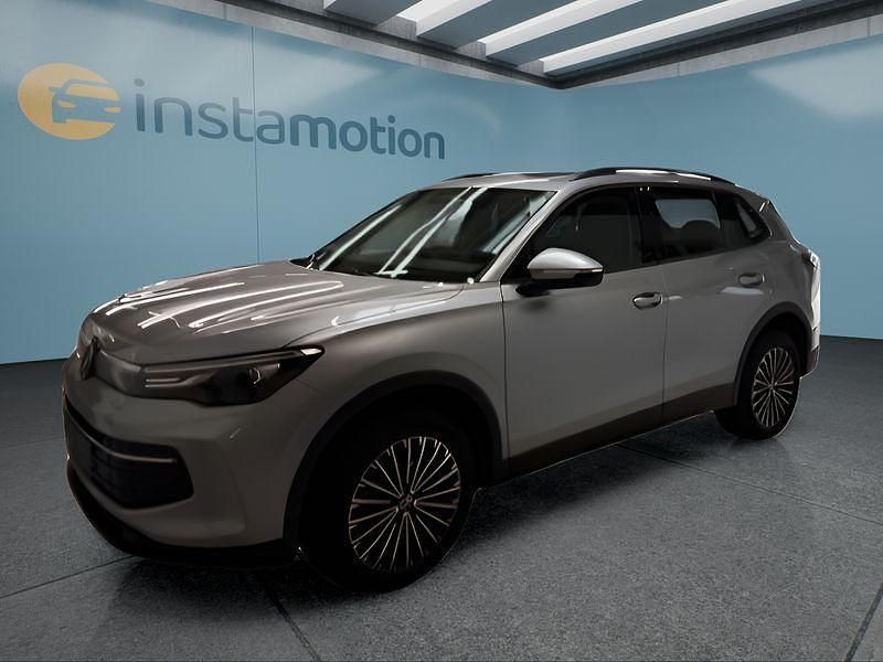 Silber Gebraucht 2024 VW Tiguan SUV | 35.599 € (Fairer Preis) - Bild 1/4