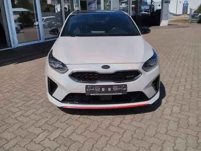 Gebraucht Kia ProCeed GT GT 204 PS (150 kW) 2020 Weiß Kleinwagen