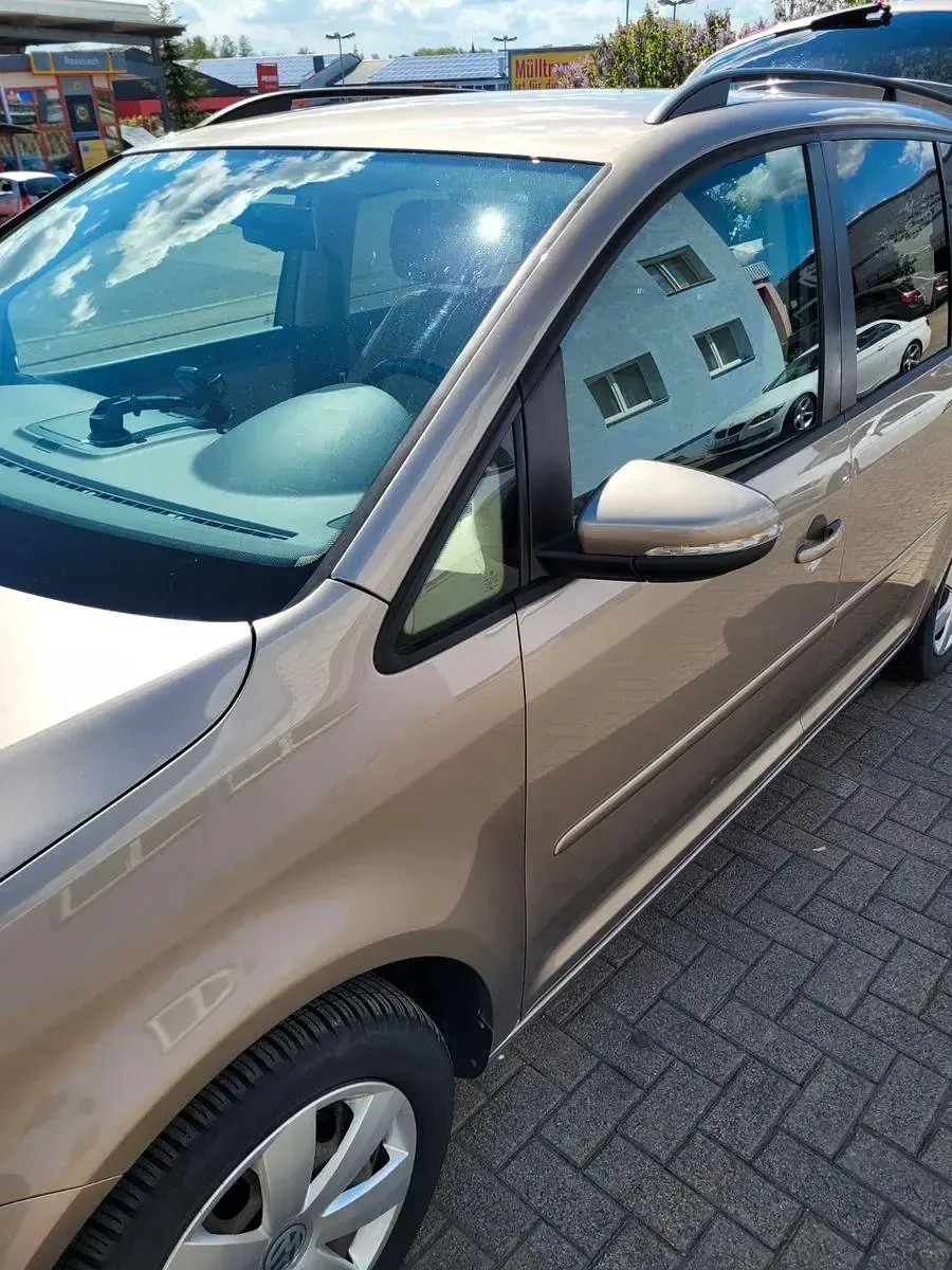 Gebraucht VW Touran Trendline 105 PS (77 kW) 2013 Gelb Van / Kleinbus