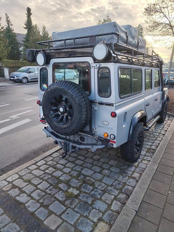 Gebraucht Land Rover Defender 122 PS (89 kW) 2011 Silber SUV