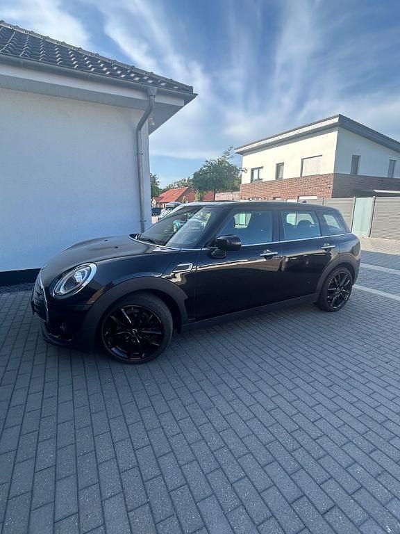 Schwarz Gebraucht 2019 Mini One D Clubman Kombi | 19.990 € (Fairer Preis) - Bild 1/4