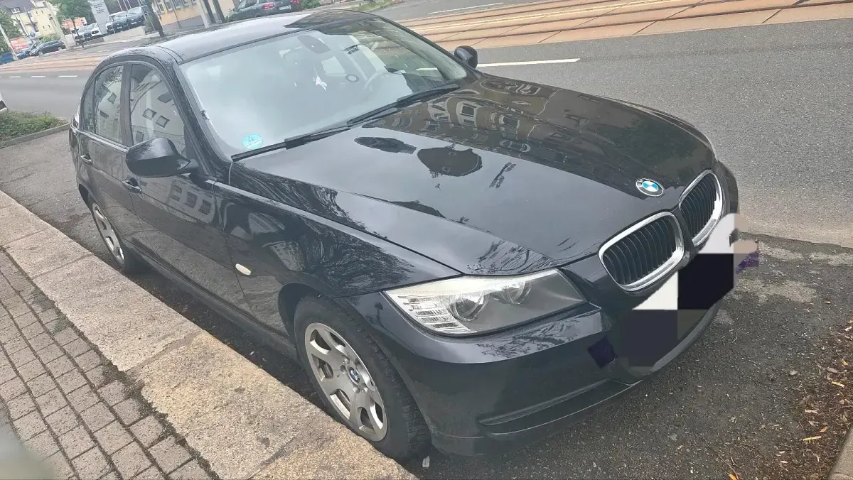 Gebraucht BMW 316 116 PS (85 kW) 2010 Schwarz Limousine