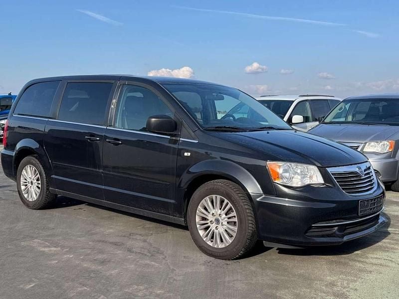 Gebraucht Lancia Voyager S 177 PS (130 kW) 2014 Schwarz Van / Kleinbus