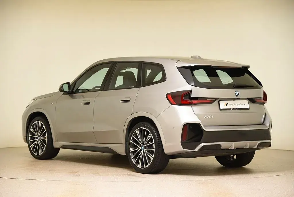 Gebraucht BMW iX1 M Sport 230 kW (313 PS) 2024 Silber SUV